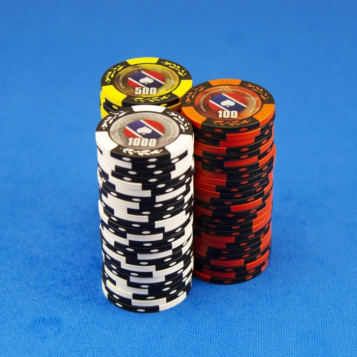 Chips sjetonger Norgesmesterskapet i Poker homegame stack valør 100 og 500 og 1000
