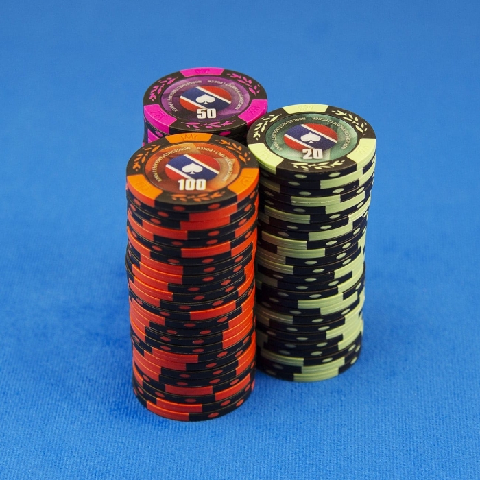 Chips sjetonger Norgesmesterskapet i Poker homegame stack valør 20 og 50 og 100