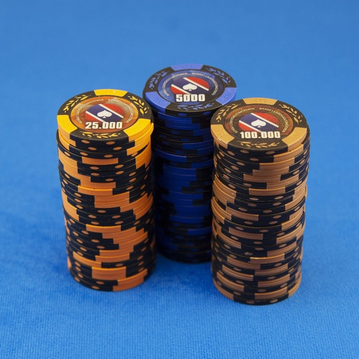 Chips sjetonger Norgesmesterskapet i Poker homegame stack valør 5000 og 25000 og 100000