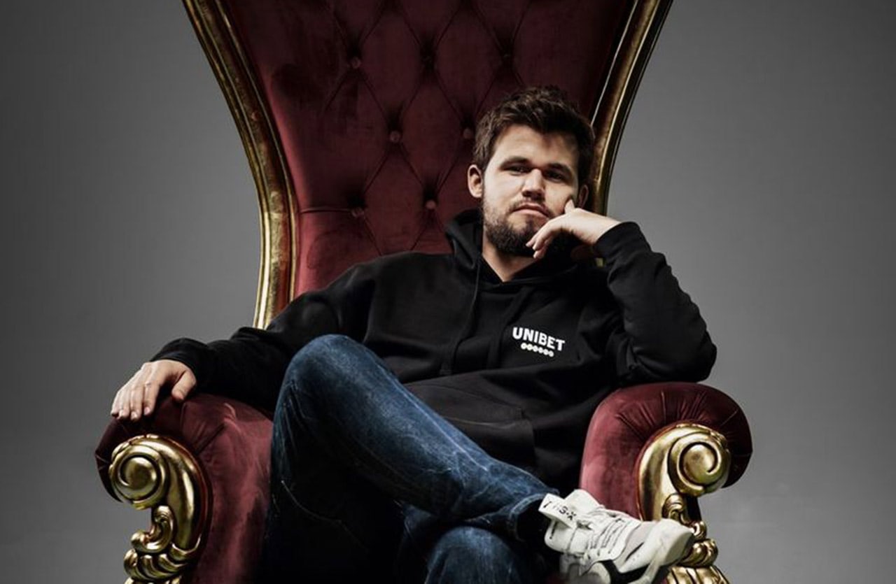 Magnus Carlsen deltar i poker-NM 2022.
