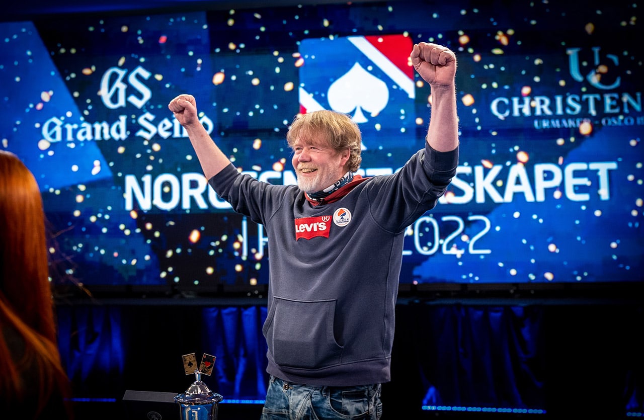 Per Indersund slipper jubelen løs etter at seieren er et faktum. Foto: Krists Spruksts / Poker.no