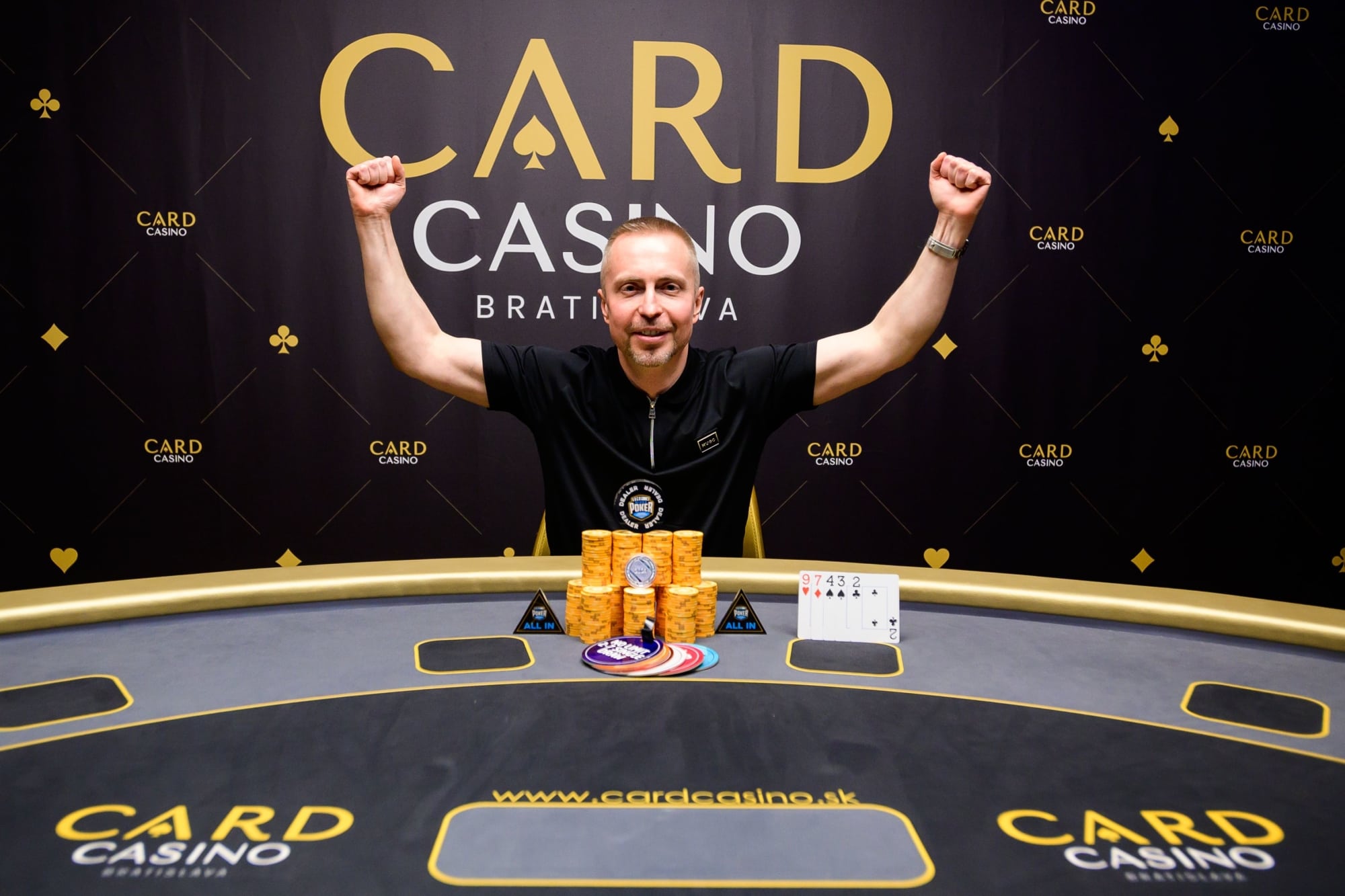 Aleksandrs Golubevs vinner første turnering på Card Casino.