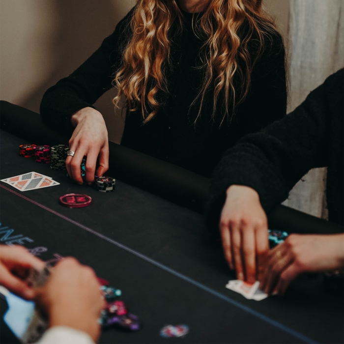 DINE & DEAL Jack-Six spisebord og pokerbord
