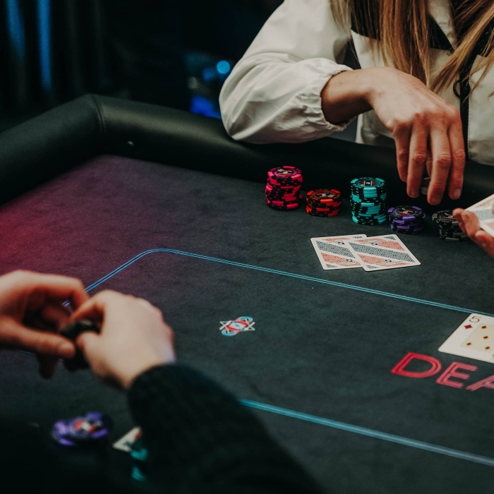 DINE & DEAL Jack-Six spisebord og pokerbord