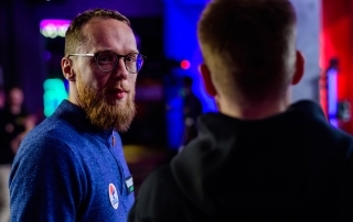 Petter Solli Berg i Heads up-turneringen i poker-NM 2024.