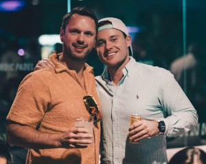 Christian Bergh og Niklas Klein arrangerte uoffisielt NM i padelpoker. 