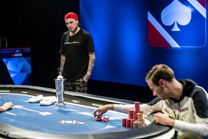 Christian Arstad ved pokerbord.