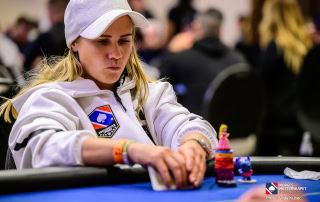 Monica Eilertsen Vaka er tittelforsvarer i Main Event i poker-NM 2025.