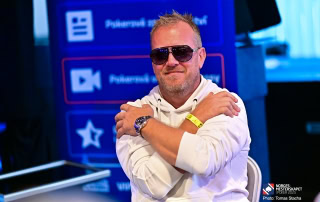 Espen Hagen er nærmest chippien på finalebordet i Main Event 2025.