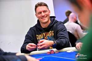 Mats Ullereng bygger stack i highrolleren.i poker-NM 2025. 
