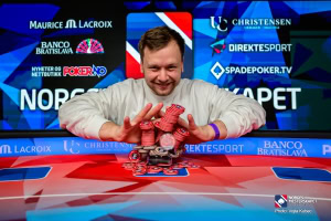 Sander Østlyngen vant gull i WSOP Online noen måneder etter dette bildet ble tatt, da han vant en turnering i poker-NM.
