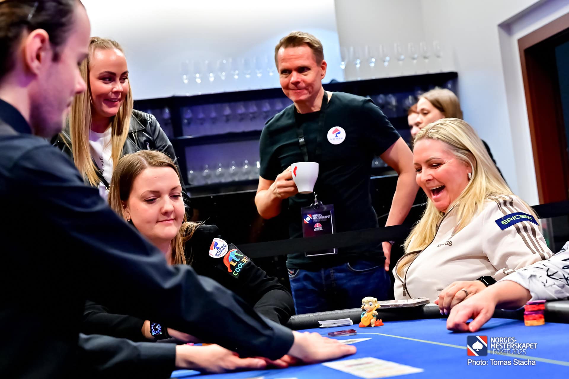 Stig Moen i poker-NM 2025 skal kommentere Highroller Supreme.