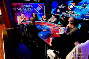 TV-bordet i Main Event dag 1B. 