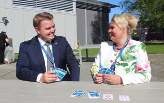Silje Hjemdal og Fredrik Mettälä har fått Frp med på å åpne for pokerklubber.