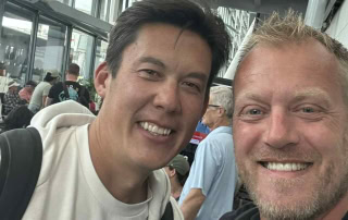 Johnny Lodden og Espen Hagen på vei til Vegas-flyet fra London.