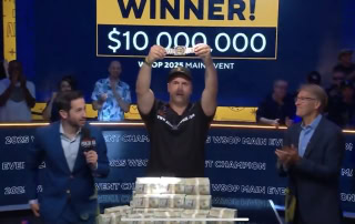 Her er Michael Mizrahi vinner av WSOP Main Event 2025.