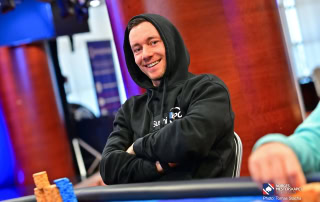 Yngve Hella Steen gjør seg klar for dag 2D i WSOP Main Event 2025.