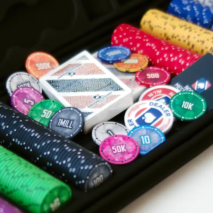 Sjetonger, fiskemotiv, chips, poker, poker.no, koffert