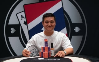 Kristian Sung Hansen etter seieren i 8-Game i poker-NM 2025 på Gardermoen.