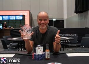 Arnfinn Revelsby som en av flere vinnere i poker-NM 2025 på Gardermoen. 