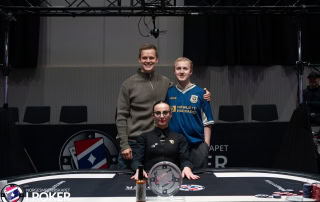 Erlend Grodal (til venstre) og Joakim Brox var de siste to finalistene i Main Event i poker-NM 2025 på Gardermoen.