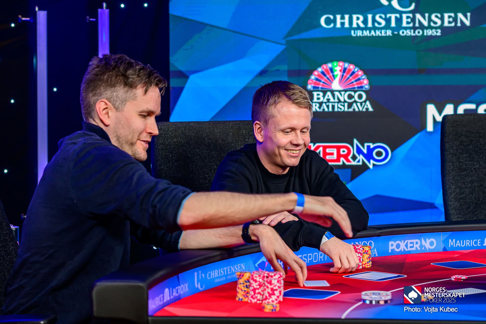 Børge Dypvik til venstre mot Lasse Kjøs heads up om seieren i Highroller i poker-NM 2025.