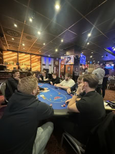 Finalebordet i Norges beste elektriker i poker i Bratislava.